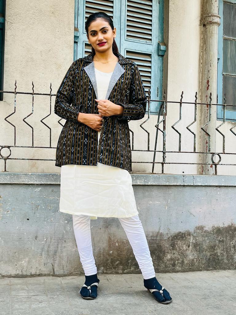 White Women's 100% Pure Cotton Kurtis With Jacket at Best Price in New  Delhi | Zubic Exports India Private Limited